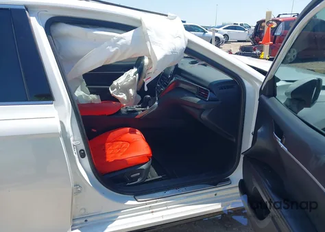 2022 Toyota Camry Xse z USA, uszkodzony, nr VIN 4T1K61AK9NU070086